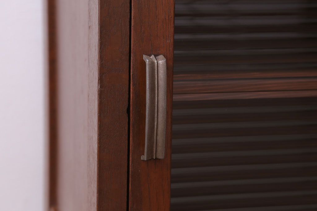 レトロ家具　昭和レトロ　小さなサイドキャビネット(サイドテーブル)(1)