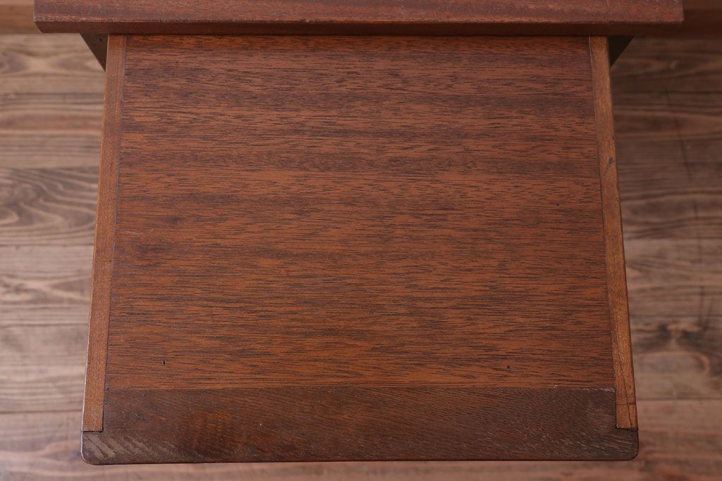 レトロ家具　昭和レトロ　小さなサイドキャビネット(サイドテーブル)(1)