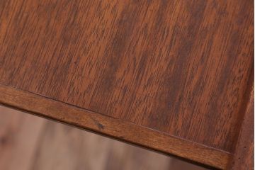 レトロ家具　昭和レトロ　小さなサイドキャビネット(サイドテーブル)(1)