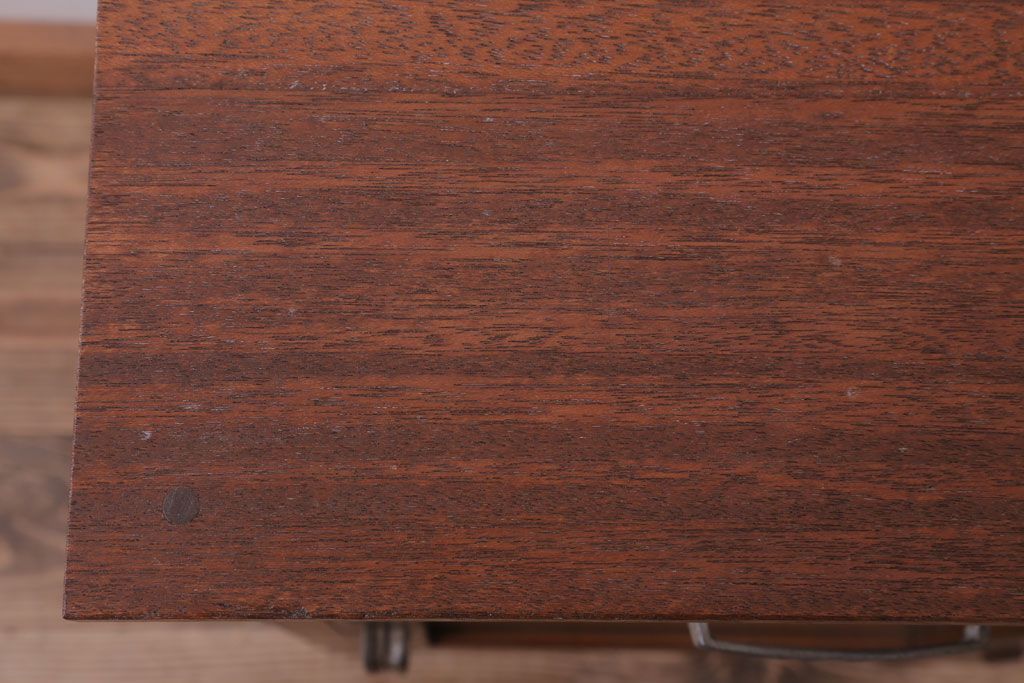 レトロ家具　昭和レトロ　小さなサイドキャビネット(サイドテーブル)(2)