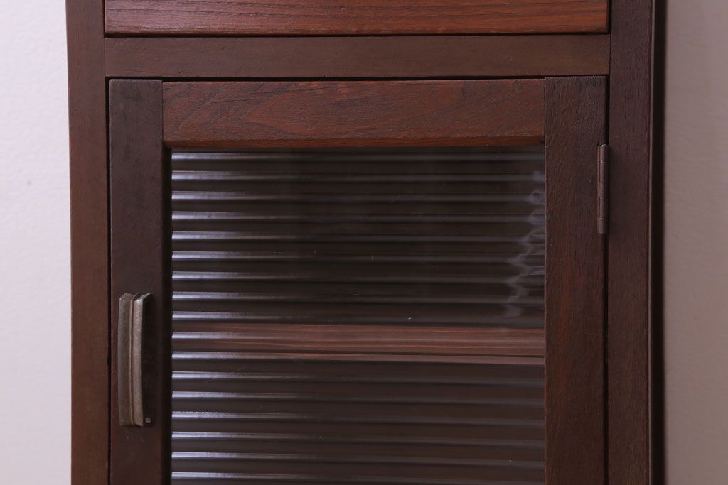 レトロ家具　昭和レトロ　小さなサイドキャビネット(サイドテーブル)(2)