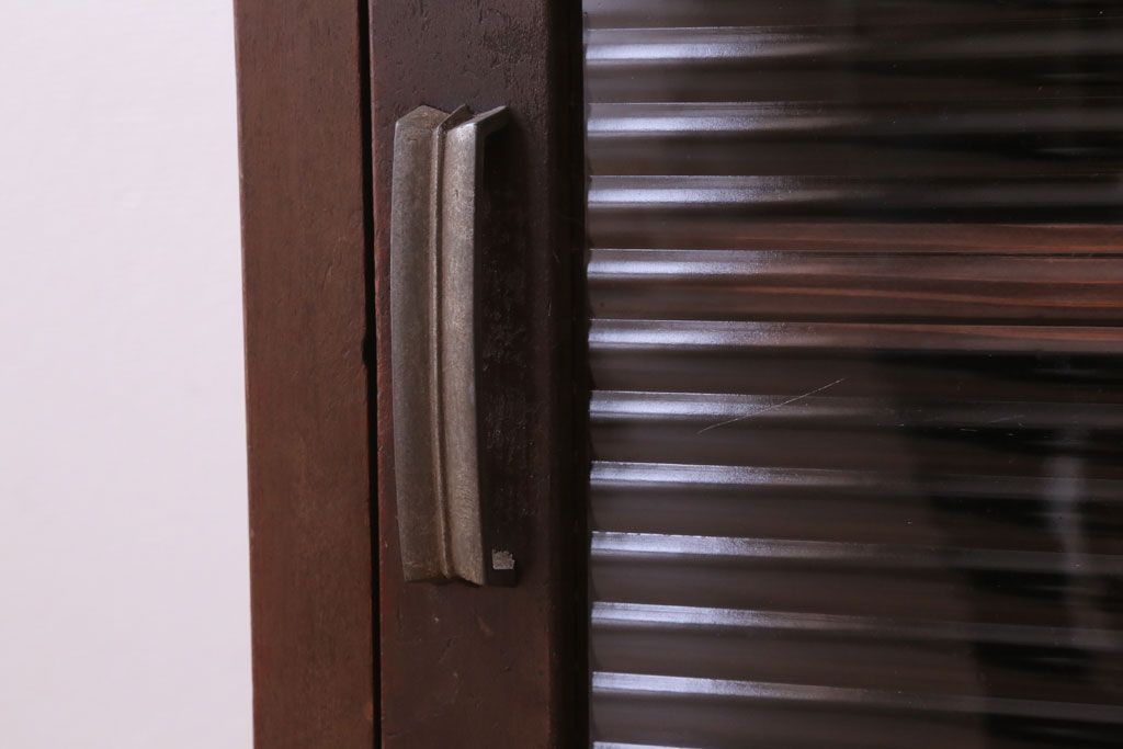 レトロ家具　昭和レトロ　小さなサイドキャビネット(サイドテーブル)(2)