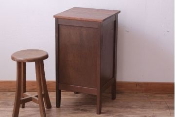 レトロ家具　昭和レトロ　小さなサイドキャビネット(サイドテーブル)(2)