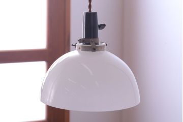 和製アンティーク　シンプルな白いガラスシェード天井照明