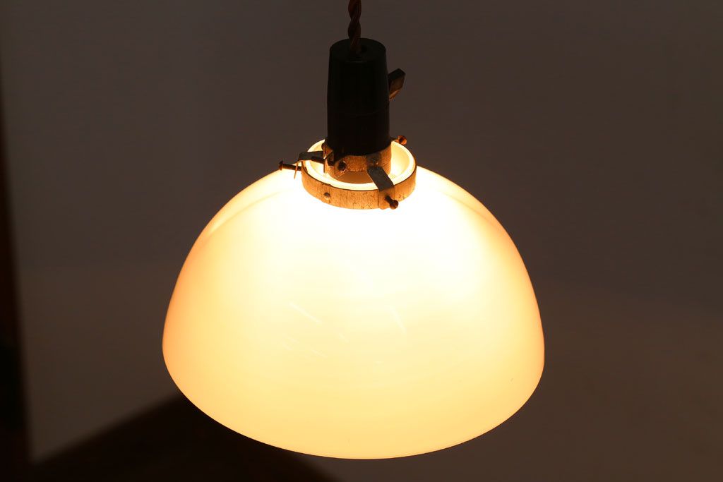 和製アンティーク　シンプルな白いガラスシェード天井照明