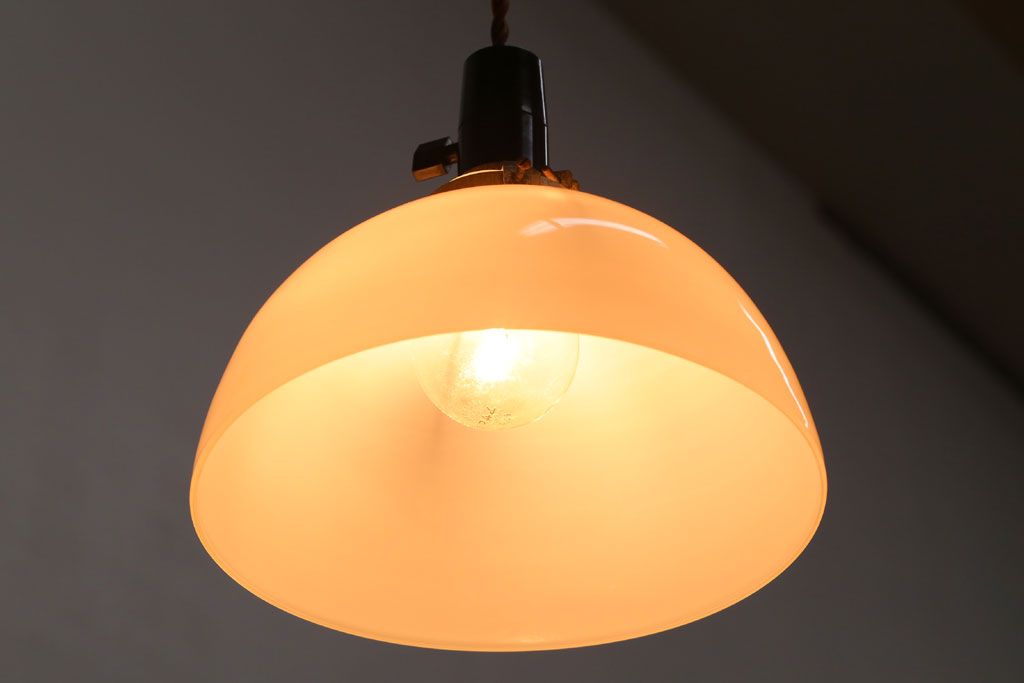 和製アンティーク　シンプルな白いガラスシェード天井照明