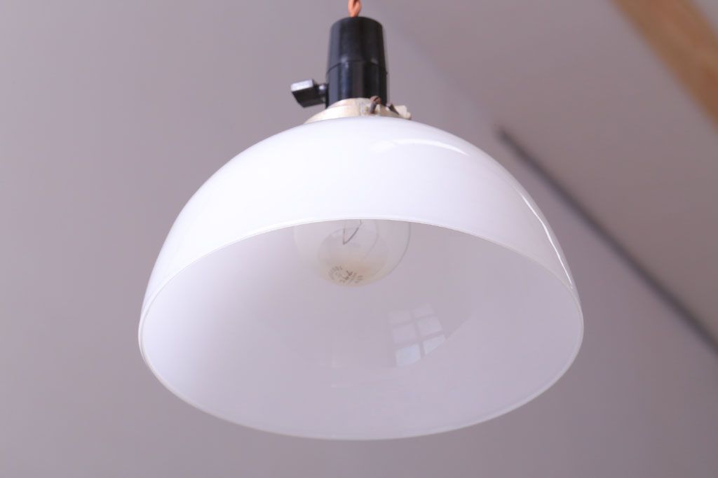 和製アンティーク　シンプルな白いガラスシェード天井照明