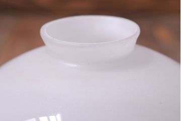 和製アンティーク　シンプルな白いガラスシェード天井照明