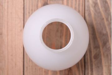 和製アンティーク　シンプルで小さな白いガラスシェード天井照明