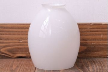 和製アンティーク　シンプルで小さな白いガラスシェード天井照明