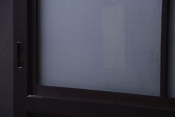 古民具・骨董　すりガラス帯のアンティーク引き戸2枚セット