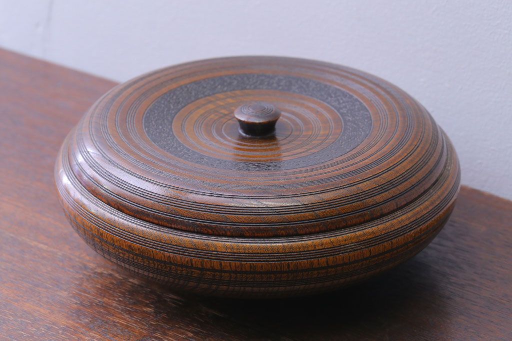 アンティーク雑貨　和製アンティーク　古い木製の蓋付き小物入れ(菓子盆)