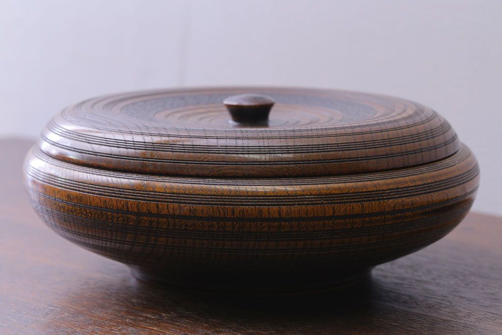 アンティーク雑貨　和製アンティーク　古い木製の蓋付き小物入れ(菓子盆)