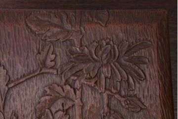 アンティーク雑貨　和製アンティーク　古い木製の彫刻箱(収納箱・小箱)