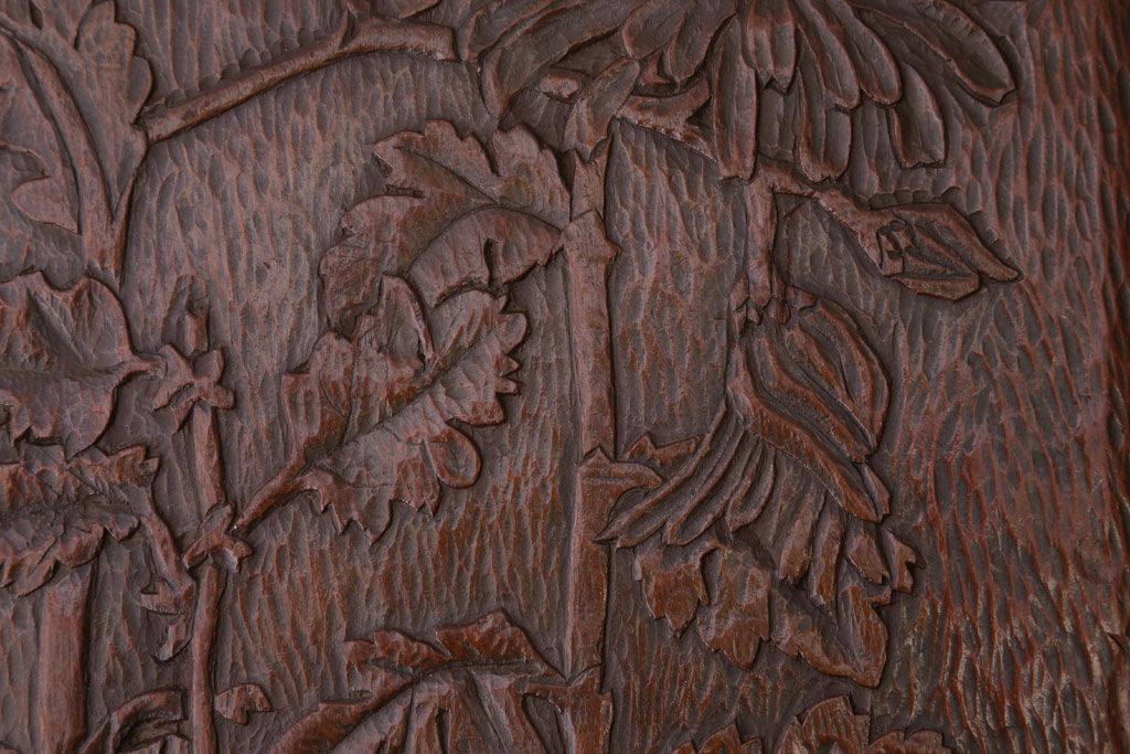 アンティーク雑貨　和製アンティーク　古い木製の彫刻箱(収納箱・小箱)