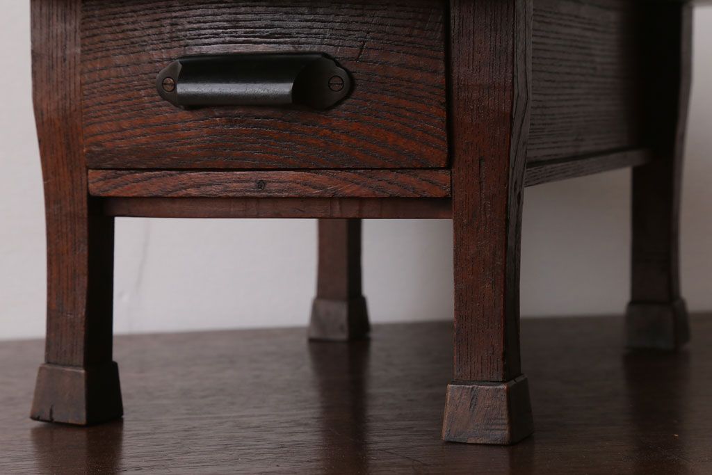 アンティーク家具　和製アンティーク　引き出し付き!古い欅材の小さなテーブル(花台)