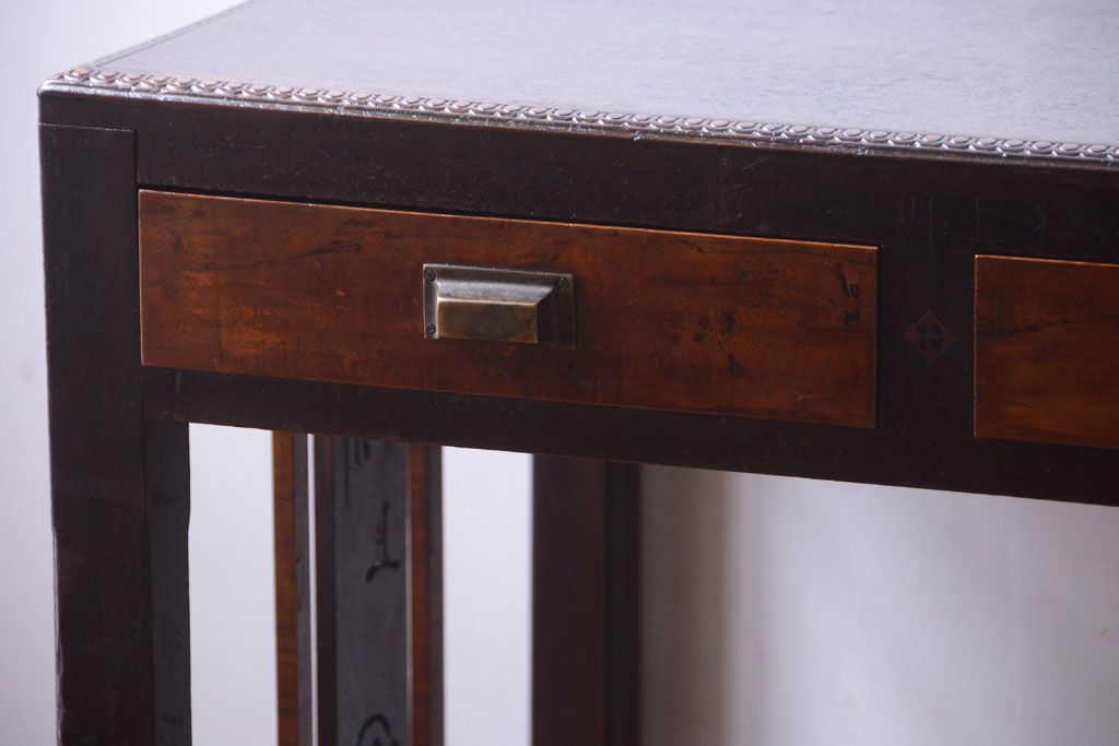 アンティーク家具　大正ロマン　古い木製のアンティーク片袖机(デスク)