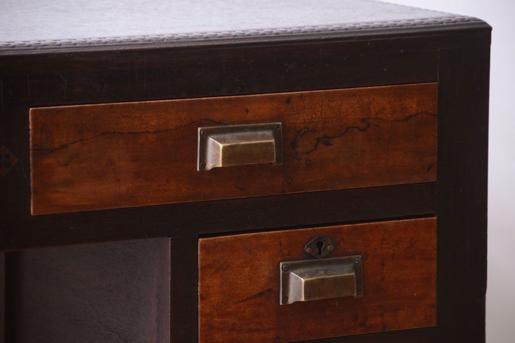 アンティーク家具　大正ロマン　古い木製のアンティーク片袖机(デスク)