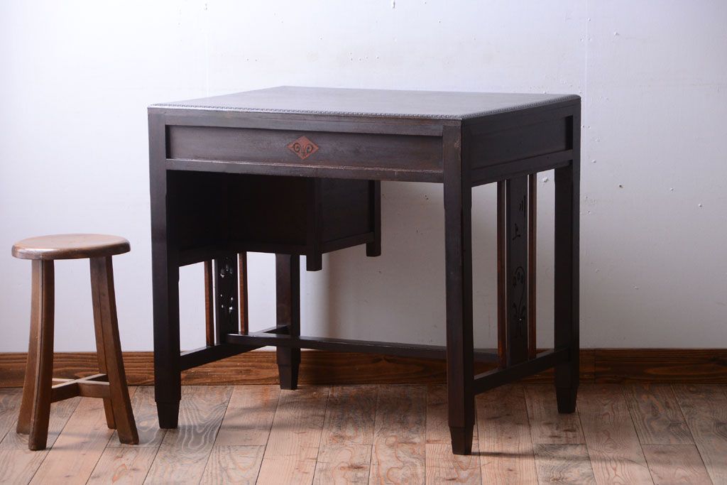 アンティーク家具　大正ロマン　古い木製のアンティーク片袖机(デスク)