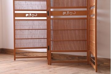アンティーク雑貨　古民具・骨董　古い木味の四連屏風衝立て(パーテーション)(1)