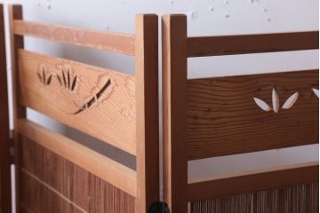 アンティーク雑貨　古民具・骨董　古い木味の四連屏風衝立て(パーテーション)(1)