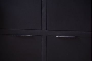 アンティーク家具　アンティーク　シックなブラックペイントの鍵付き下駄箱(2)