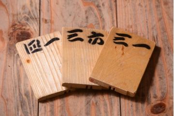 アンティーク家具　アンティーク　シックなブラックペイントの鍵付き下駄箱(3)