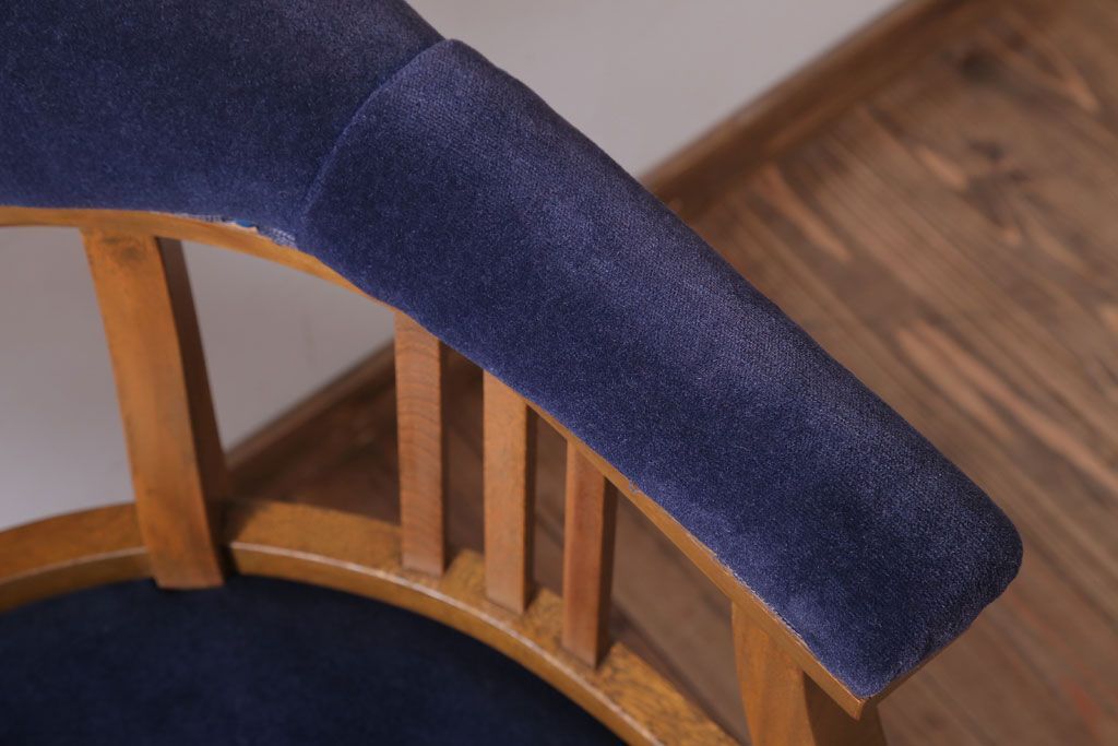 アンティーク家具　和製アンティーク　透かし彫り　オリジナル座面のナラ材製回転椅子(回転イス)