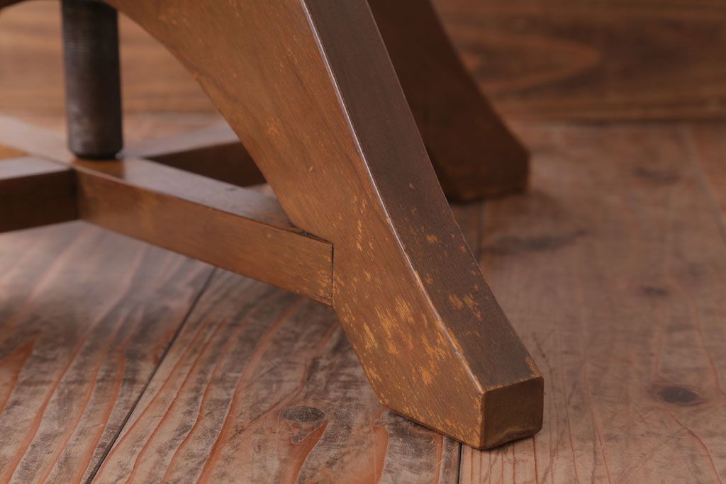 アンティーク家具　和製アンティーク　透かし彫り　オリジナル座面のナラ材製回転椅子(回転イス)