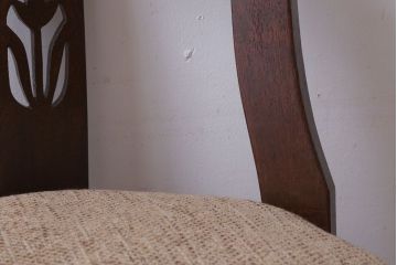 アンティーク家具　和製アンティーク　透かし彫り　古い木の回転椅子(回転イス)