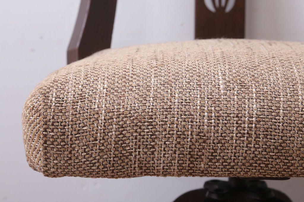 アンティーク家具　和製アンティーク　透かし彫り　古い木の回転椅子(回転イス)