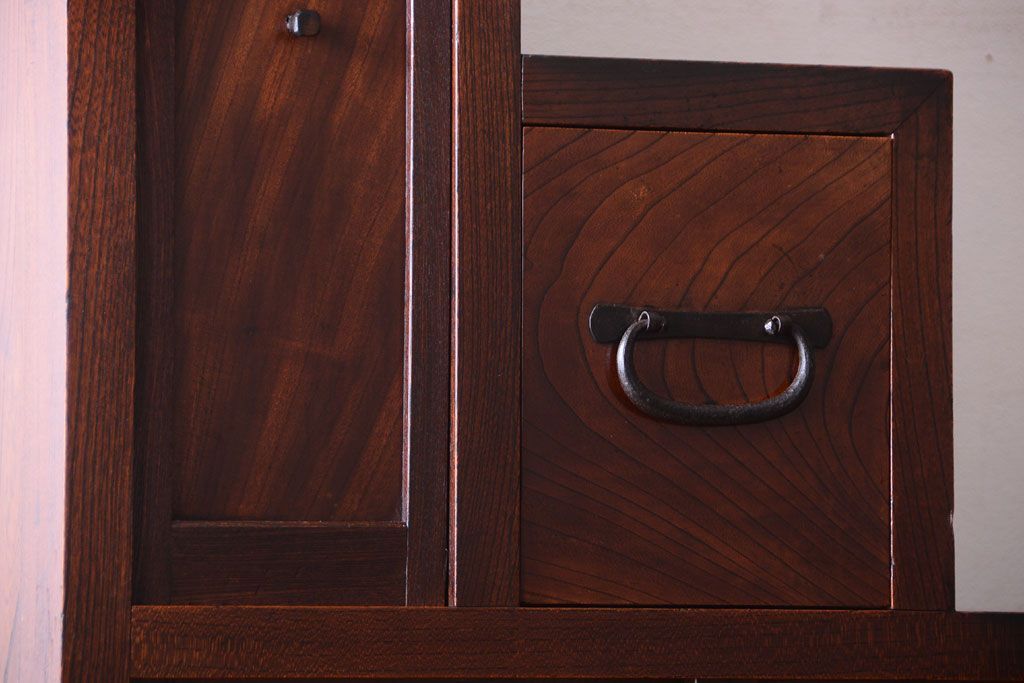 アンティーク家具　古民具・骨董　最高級品　明治期　三方欅材のアンティーク階段箪笥