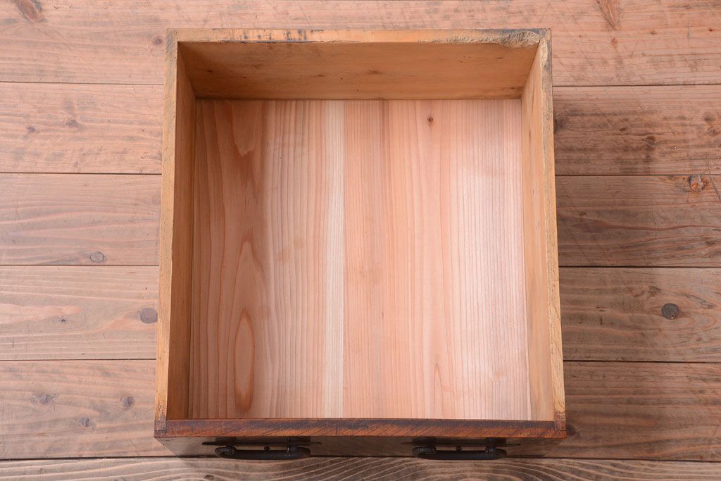 アンティーク家具　古民具・骨董　最高級品　明治期　三方欅材のアンティーク階段箪笥