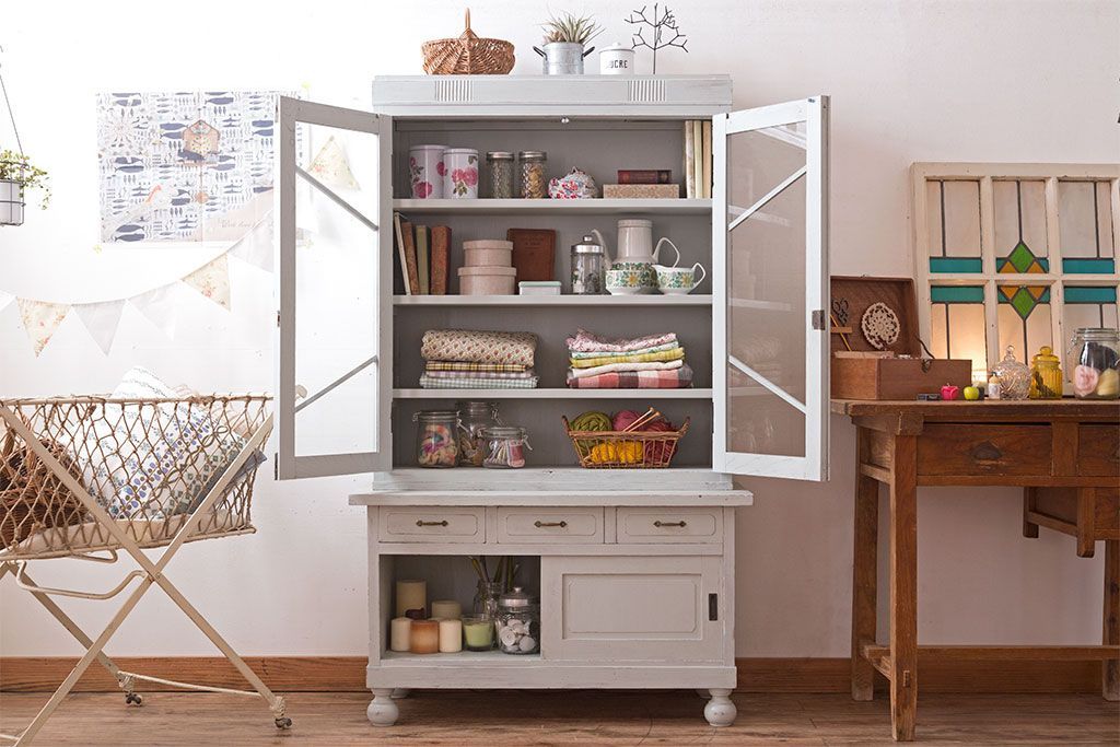 アンティーク家具　アンティークペイント　丸脚付き!おしゃれでかわいい食器棚