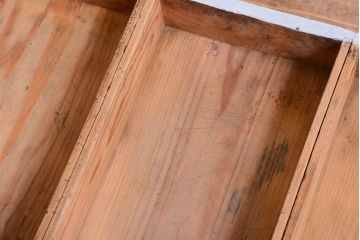 アンティーク家具　アンティークペイント　丸脚付き!おしゃれでかわいい食器棚