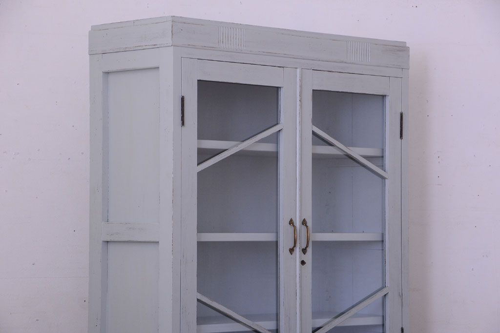 アンティーク家具　アンティークペイント　丸脚付き!おしゃれでかわいい食器棚