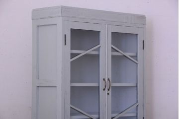 アンティーク家具　アンティークペイント　丸脚付き!おしゃれでかわいい食器棚