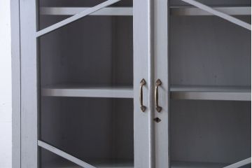 アンティーク家具　アンティークペイント　丸脚付き!おしゃれでかわいい食器棚