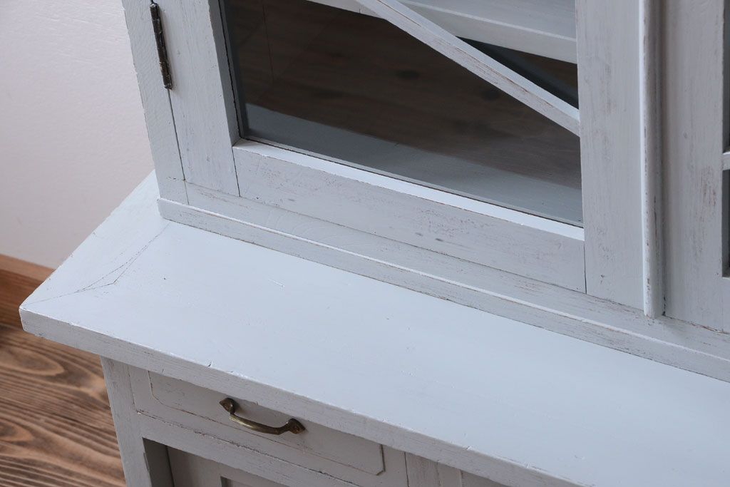 アンティーク家具　アンティークペイント　丸脚付き!おしゃれでかわいい食器棚