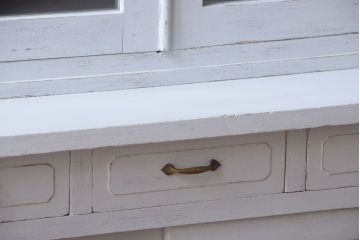 アンティーク家具　アンティークペイント　丸脚付き!おしゃれでかわいい食器棚