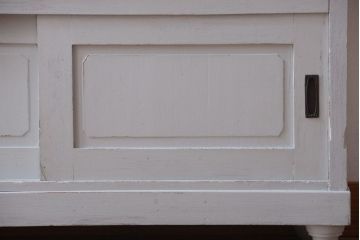 アンティーク家具　アンティークペイント　丸脚付き!おしゃれでかわいい食器棚