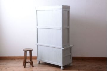 アンティーク家具　アンティークペイント　丸脚付き!おしゃれでかわいい食器棚