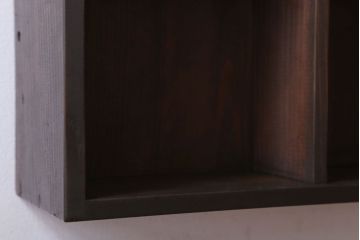 アンティーク家具　和製アンティーク　リメイク　古い木の小さな壁掛けマス目棚(1)