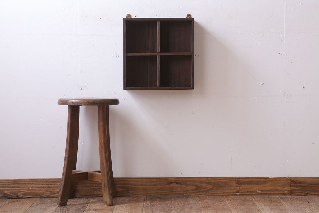 アンティーク家具　和製アンティーク　リメイク　古い木の小さな壁掛けマス目棚(2)