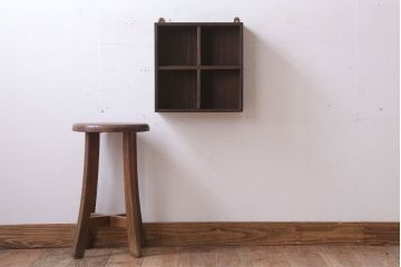 アンティーク家具　和製アンティーク　リメイク　古い木の小さな壁掛けマス目棚(2)