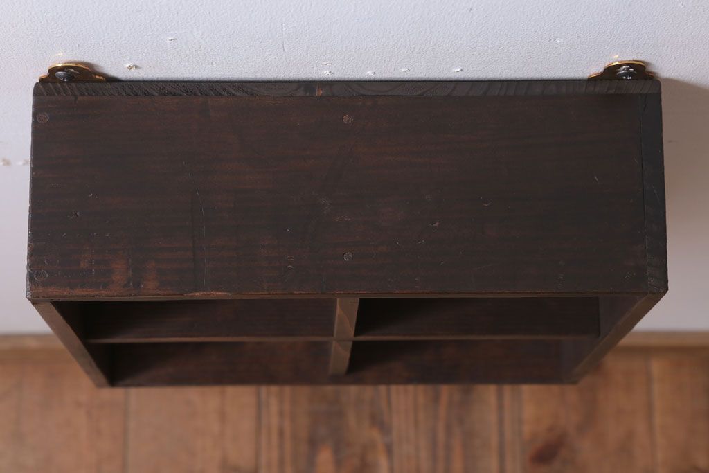 アンティーク家具　和製アンティーク　リメイク　古い木の小さな壁掛けマス目棚(2)