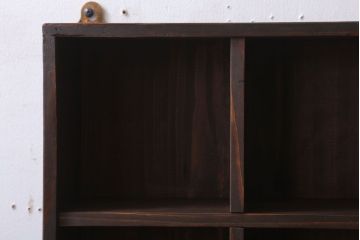 アンティーク家具　和製アンティーク　リメイク　古い木の小さな壁掛けマス目棚(2)