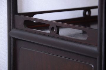 アンティーク家具　和製アンティーク　唐木材のシンプルな飾り棚(茶棚)