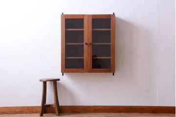 アンティーク家具　アンティーク　古い木のシンプルな壁掛け戸棚