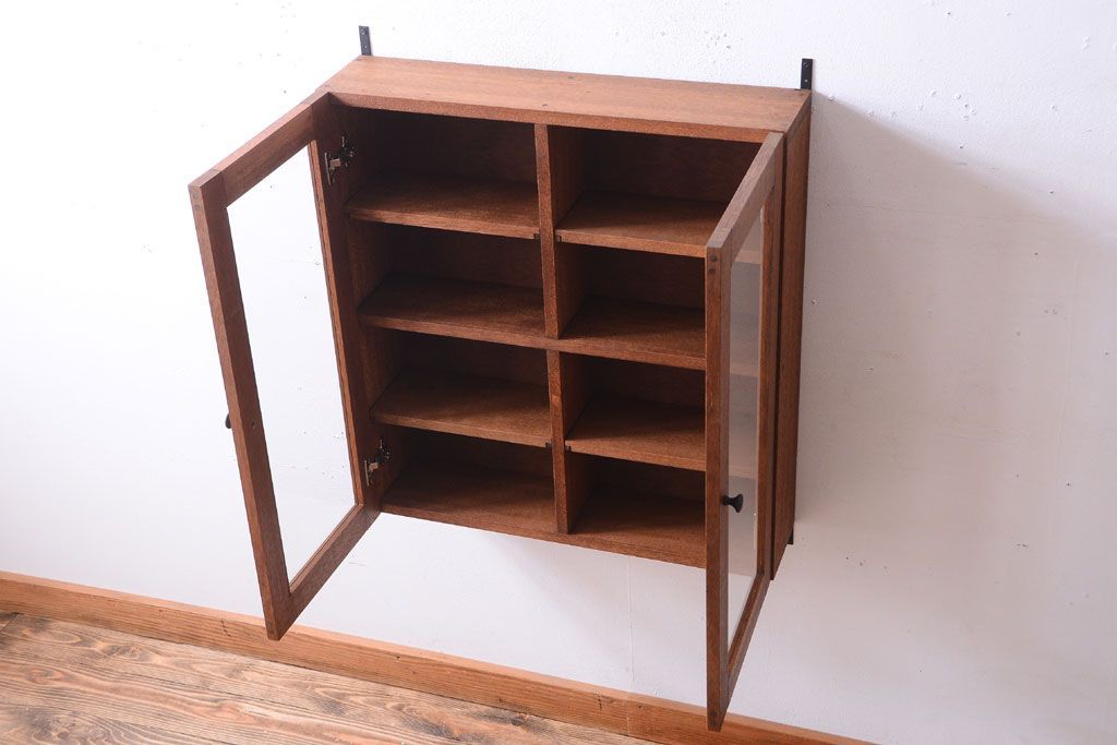 アンティーク家具　アンティーク　古い木のシンプルな壁掛け戸棚